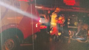 acidente go230 carro carreta ferragens bombeiros